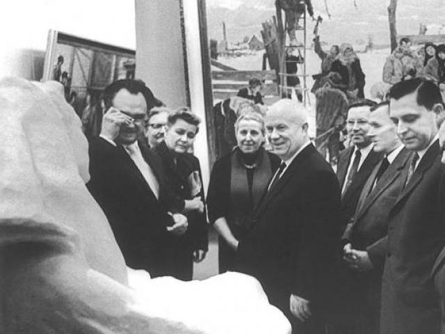 Chruščov na výstavě avantgardních umělců Výstava 1962 v aréně